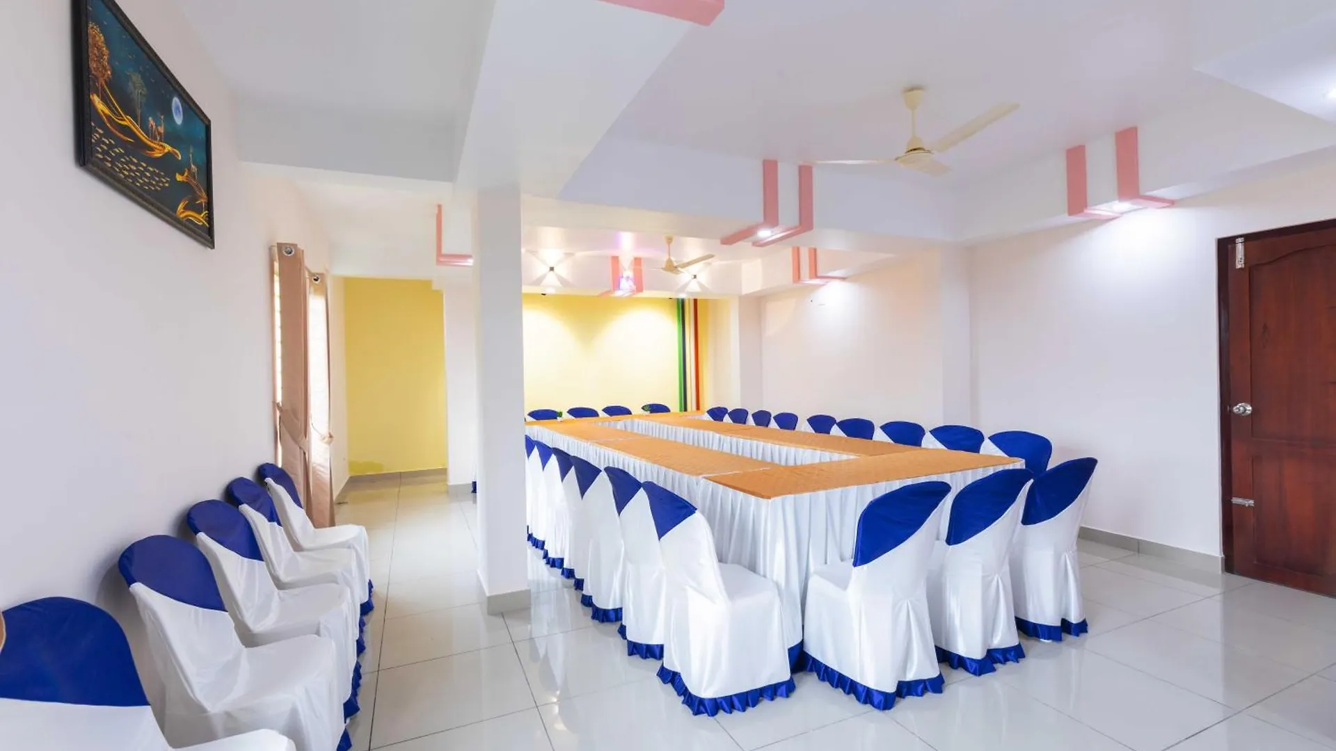 Treebo Airsuite Airport Hotel Kochi India