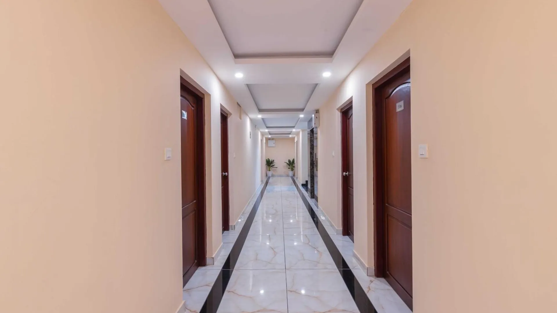 ***  Treebo Airsuite Airport Hotel Kochi India