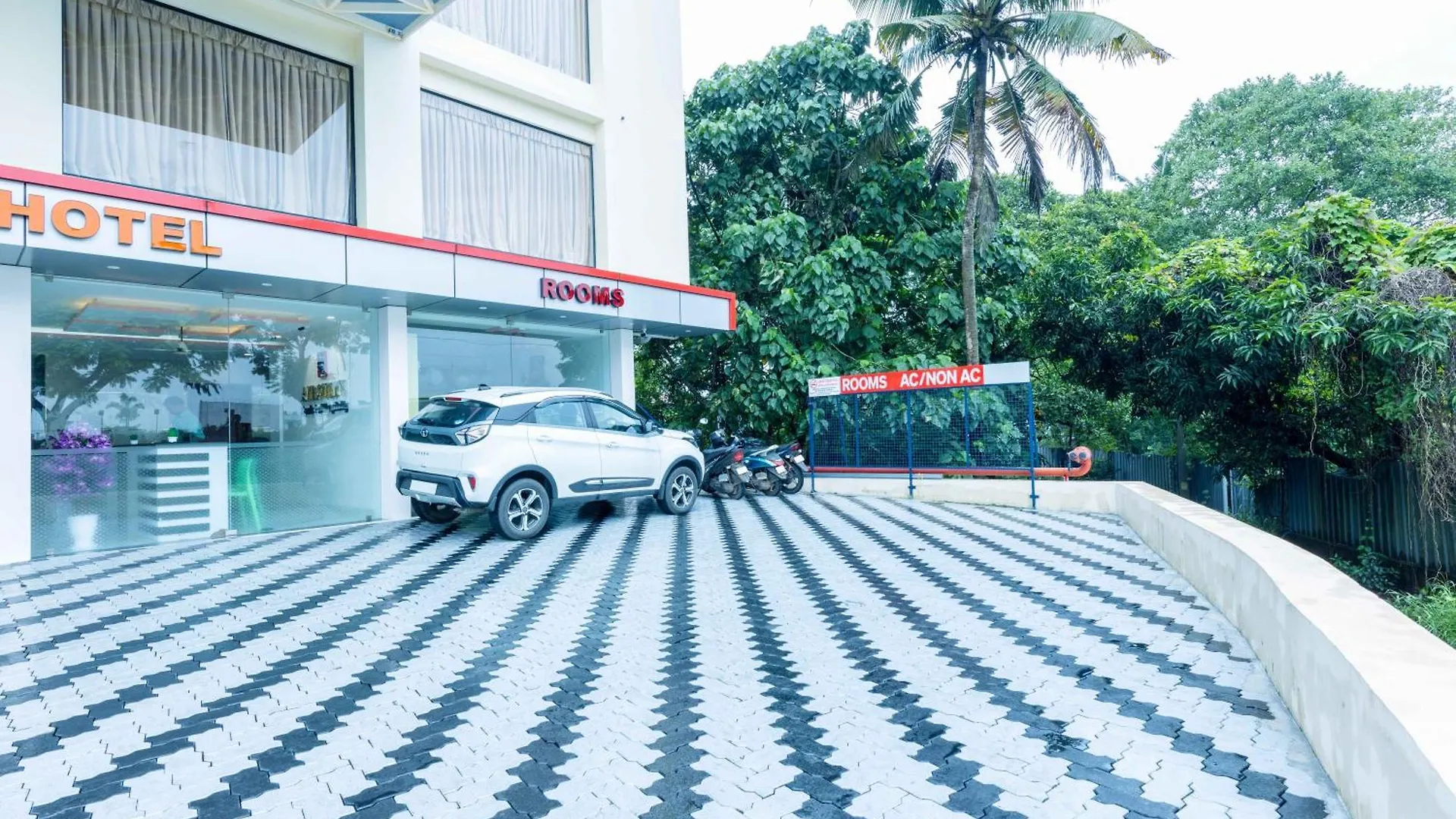 Treebo Airsuite Airport Hotel Kochi