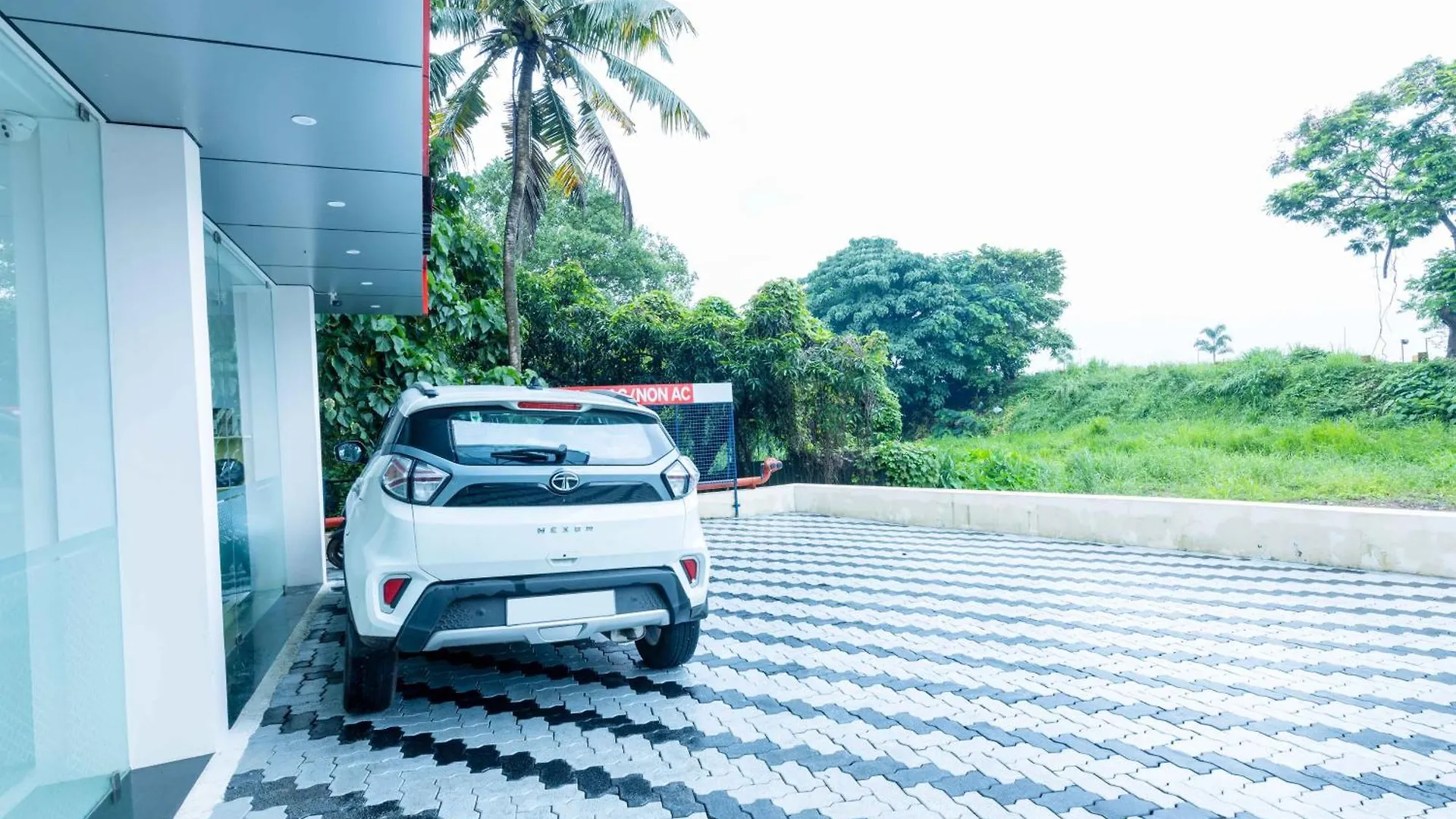 Treebo Airsuite Airport Hotel Kochi India