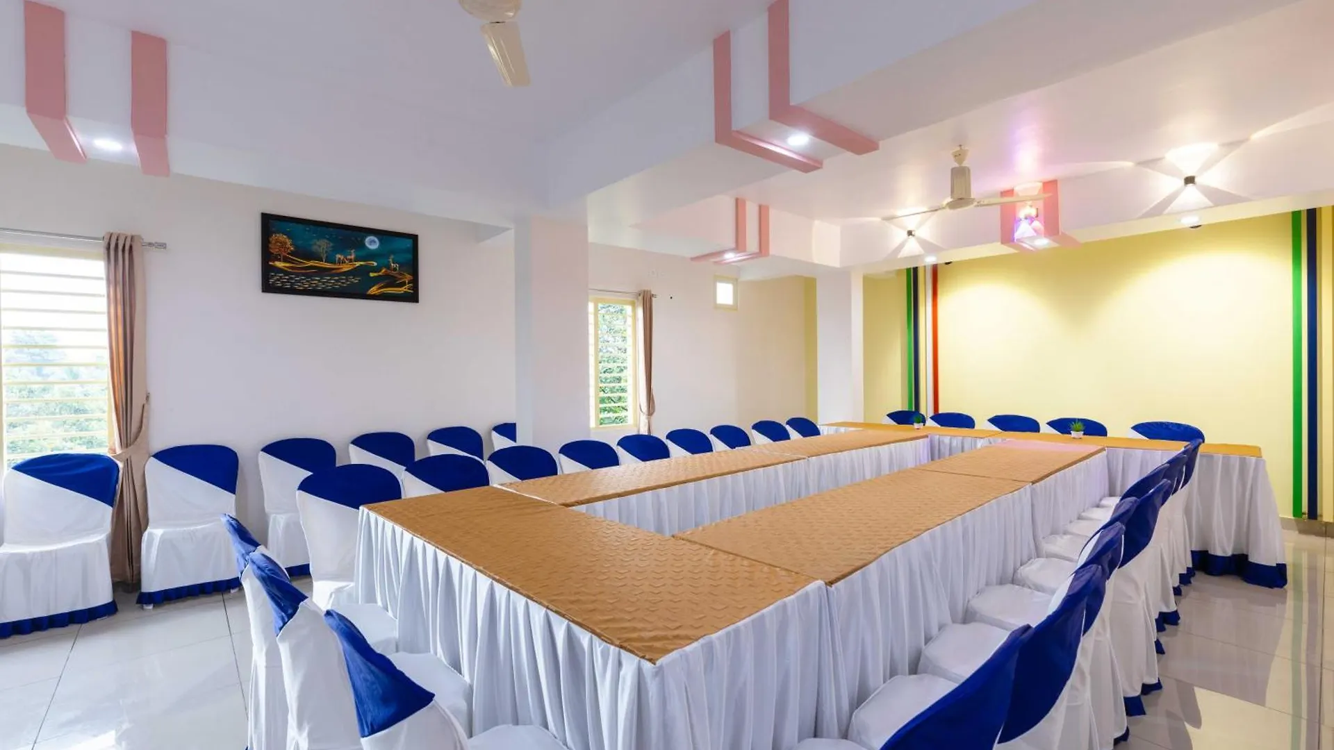Treebo Airsuite Airport Hotel Kochi 3*,