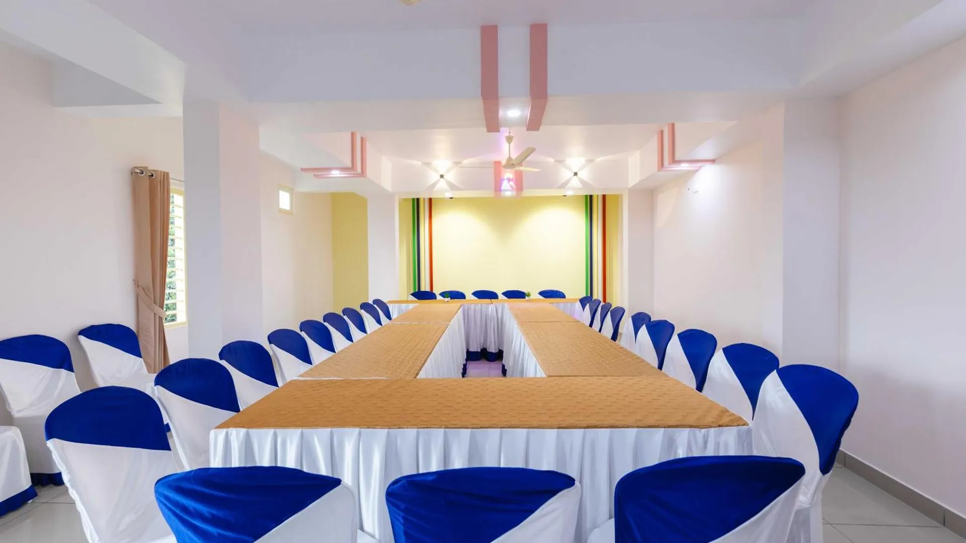 Treebo Airsuite Airport Hotel Kochi 3*,  India