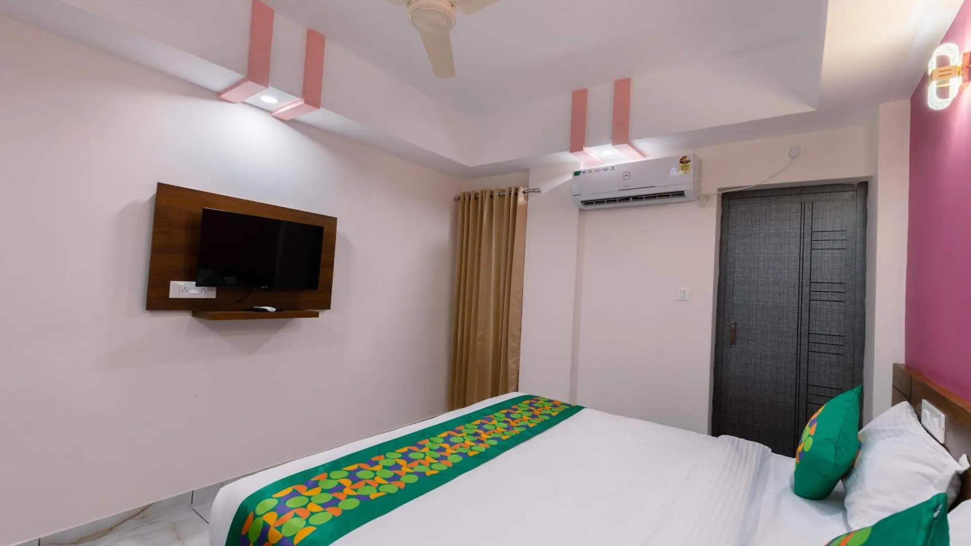 Treebo Airsuite Airport Hotel Kochi India